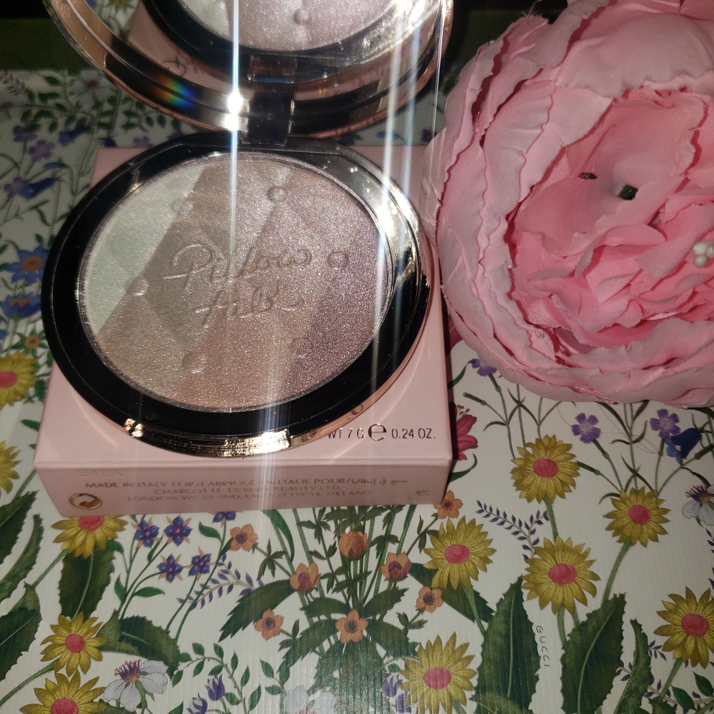 *Charlotte Tilbury Highlighter - Radiant Pink and Gold